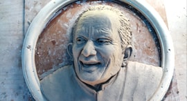 clay modeling artist